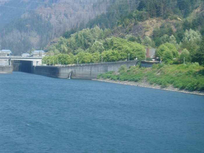 Approaching the Bonneville Lock