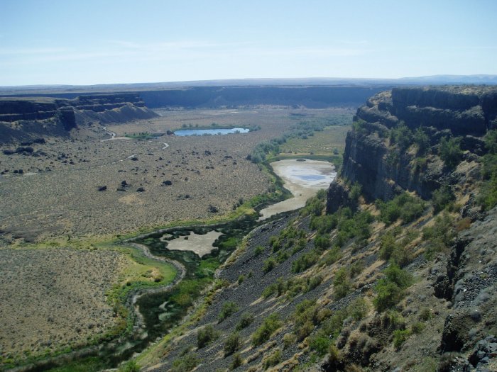 More of the Dry Falls can be seen in the distance